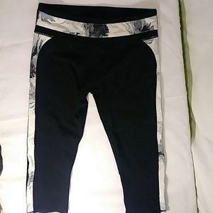 Fabletics capri Leggings Yoga Pants Size S